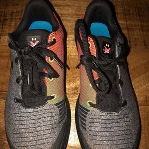 Under Armour size 6 boys sneakers